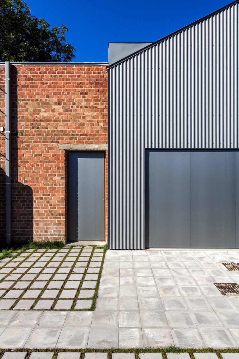 Project GV, Kortrijk<br />
Reconversie van voormalige textielateliers